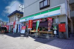 ファミリーマート　九産大駅前