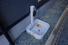 お車の洗車や外壁のお掃除をする際に便利な外水栓。