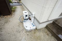 お車の洗車や外壁のお掃除をする際に便利な外水栓。