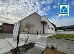 東郷小学校徒歩10分で通学も安心＾＾最新の設備で気持ちの良い新生活を送りませんか。お気に入りの家具とインテリアで素敵な部屋を作りましょう。