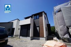 一戸建ての多いエリア。落ち着いた雰囲気で快適な生活を送れます。最新の設備で気持ちの良い新生活を送りませんか。