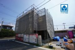 現地（2026年8月19日）撮影。省エネ、安全性を実感できるオール電化住宅＾＾リビング上部に吹抜あり。快適でゆとりのある生活空間で新生活を始めましょう^^