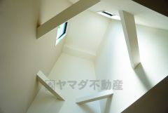 高さのある吹き抜けが、ワンランク上の住まいを演出します。