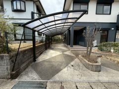 駐車スペースはゆとりある2台分を確保。マイカー用に、お客さま用に、余裕を持ってご利用いただけます。