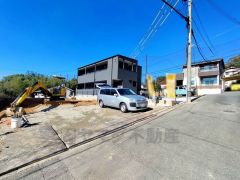 現地（2026年2月12日）撮影。大型車の通行が少なく、騒音や振動が少ないので静かで快適な生活を送れます。