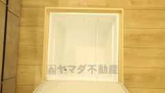 キッチンにある床下収納は、居住スペースを減らさずに買い置きの調味料や非常食などを保管することができます。