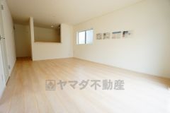 温かみのある雰囲気と、キッチンでの作業性を兼ね備え、家族の笑顔あふれる団らんのひと時をお過ごしいただける設計になっています。
