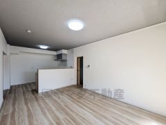 家族が集まる開放的なリビング。思い思いの時間を過ごしたり、家族みんなで食事をしたり、素敵な団らんの場になりますね＾＾