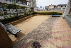 子育て層にうれしい敷地内公園。わざわざ出かけなくても、遊べるので天候に左右されにくいことも助かりますね＾＾