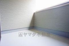 南側に面した大型のバルコニーは日当たり良好です。お洗濯物も気持ちよく干せそうです。日光浴をしたり、星を眺めたりも良いですね^^