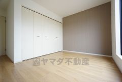 アクセントクロスがオシャレですね。インテリアでどんな部屋にするのか考えるのも楽しみです。