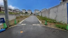 車の通り抜けができないので、小さな子供も安心して遊ばせることができます。