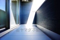 陽当たりの良いバルコニーです。お洗濯やお布団干しはもちろん、日光浴スペースにも。