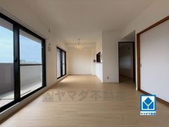 家族が集まる開放的なリビング。思い思いの時間を過ごしたり食事をしたり、素敵な団らんの場になりますね＾＾