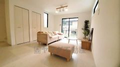 断熱性能の窓ガラスを採用。省エネ、光熱費カットにも貢献します。夏は涼しく、冬は暖かく快適に過ごせますよ＾＾