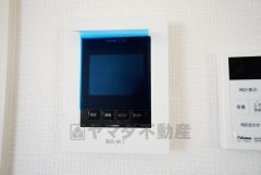 防犯性、セキュリティ対策に安心できるテレビモニター付きインターフォンです。セールスマン対策にもなり安心できます。