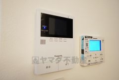 防犯性、セキュリティ対策に安心できるテレビモニター付きインターフォンです。セールスマン対策にもなり安心できます。