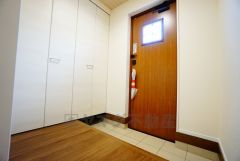 たっぷり収納できるシューズボックスです。家族全員の靴がきれいに整頓できます。