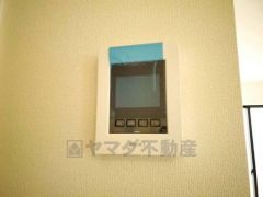 防犯性、セキュリティ対策に安心できるテレビモニター付きインターフォンです。セールスマン対策にもなり安心できます。