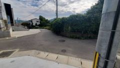 住人以外の車の進入も少なく、小さなお子様を持つご家庭にも安心です。