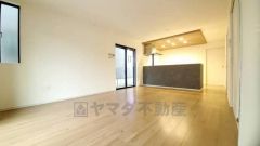 温かみのある雰囲気と、キッチンでの作業性を兼ね備え、家族の笑顔あふれる団らんのひと時をお過ごしいただける設計になっています。