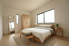 家具はイメージです。主寝室としてお使いいただけそうなこちらのお部屋は、日当たりが良く、爽やかな風を感じて起きる朝は、快適生活の始まりに。