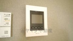 防犯性、セキュリティ対策に安心できるテレビモニター付きインターフォンです。セールスマン対策にもなり安心できます。