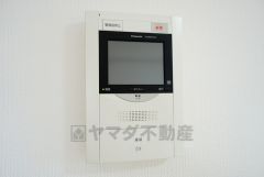 オートロックとモニター付きインターホン装備で女性やお子様も安心。充実のセキュリティで暮らしをサポートします。