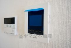 防犯性、セキュリティ対策に安心できるテレビモニター付きインターフォンです。セールスマン対策にもなり安心できます。
