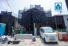 現地（2026年8月19日）撮影。南東向きで日当たり良好。雨の日でもお洗濯できるサンルーム付き＾＾2面バルコニー。