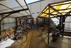 大切な自転車を守れるよう屋根付きの駐輪場完備＾＾柚須駅まで自転車で9分（2.3Ｋｍ）の立地で通勤やお出かけに便利。