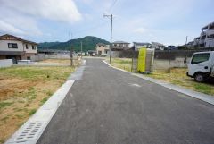 現地（2025年7月7日）撮影。車の通り抜けができないので、小さな子供も安心して遊ばせることができます。落ち着いた住宅地内で快適な生活を実現してみませんか。