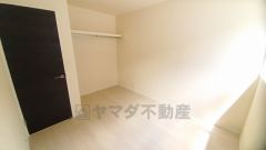 オープンクローゼットは、扉の開閉動作がないので荷物の出し入れがスムーズになります。衣類を綺麗にまとめておしゃれにまとめれば、お部屋のアクセントにもなります＾＾