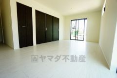 断熱性能の窓ガラスを採用。省エネ、光熱費カットにも貢献します。夏は涼しく、冬は暖かく快適に過ごせますよ＾＾