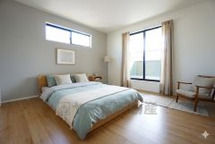 家具はイメージです。ご夫婦お二人のプライベートシーンを演出する寝室は、大容量のウォークインクローゼット付き。