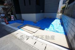 駐車スペースはゆとりある2台分を確保。マイカー用に、お客さま用に、余裕を持ってご利用いただけます。