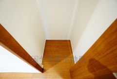 ホールに収納スペースを確保。日用品や趣味の道具入れとして便利です。扉付きなので見た目もスッキリ＾＾