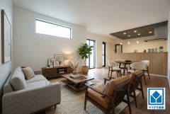 家具はイメージです温かみのある雰囲気と、キッチンでの作業性を兼ね備え、家族の笑顔あふれる団らんのひと時をお過ごしいただける設計になっています。。