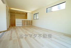 断熱性能の窓ガラスを採用。省エネ、光熱費カットにも貢献します。夏は涼しく、冬は暖かく快適に過ごせますよ＾＾
