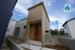 JR土井駅徒歩3分、都心へのアクセス良好。スーパーやコンビニなども近く周辺環境充実。快適でゆとりのある生活空間で新生活を始めましょう^^