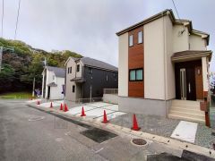 住人以外の車の進入も少なく、小さなお子様を持つご家庭にも安心です。