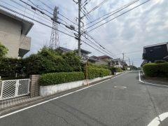 大型車の通行が少なく、騒音や振動が少ないので静かで快適な生活を送れます。
