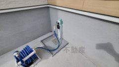 お車の洗車や外壁のお掃除をする際に便利な外水栓。