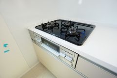 複数の調理を一度に行うことができる3口コンロ。効率よくお料理が出来ます。毎日のお料理も楽しくなりますね＾＾