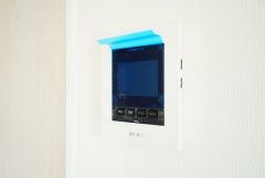 防犯性、セキュリティ対策に安心できるテレビモニター付きインターフォンです。セールスマン対策にもなり安心できます。