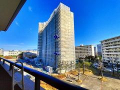 バルコニーからの眺望です。前面に遮るものがなく景色を一望できます。日当たりも良好。お洗濯物が良く乾きます。