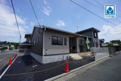階段昇降がなく、子育てや介護がしやすい平屋＾＾最新の設備で気持ちの良い新生活を送りませんか。