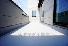 陽当たりの良いバルコニーです。お洗濯やお布団干しはもちろん、日光浴スペースにも。
