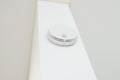 火災発生をいち早く知らせてくれる火災報知器は標準装備です。