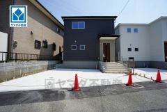 国道3号線まで車2分（400ｍ）で通勤やお出かけに便利。快適でゆとりのある生活空間で新生活を始めましょう^^